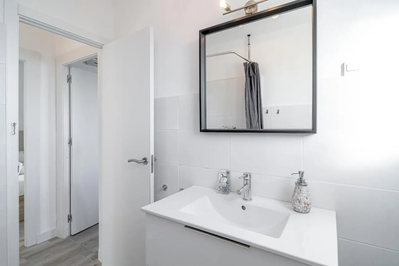Marina Vista Paradise Casasol نيرخا