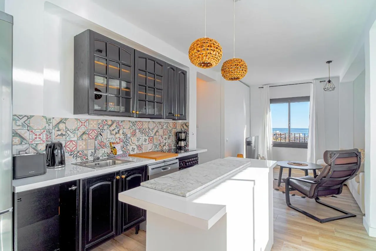 Marina Vista Paradise Casasol نيرخا