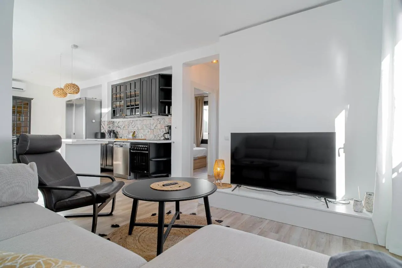 Marina Vista Paradise Casasol نيرخا 0*,